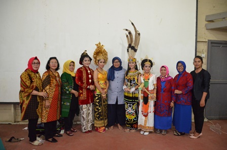 Promosi Budaya Tata Rias Indonesia oleh KRI Tawau
